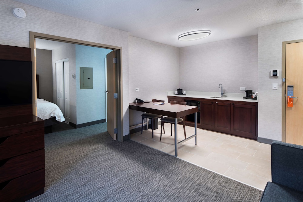 Suite, 2 Queen Beds - Photo 3