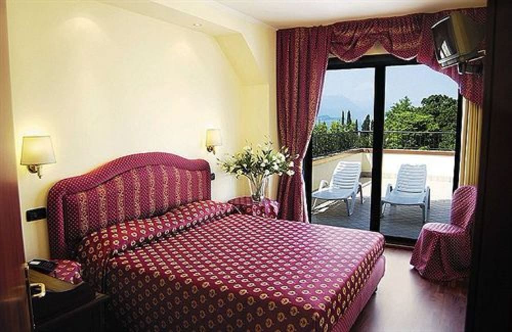 Superior Suite, 2 Bedrooms, Lake View - Photo 2