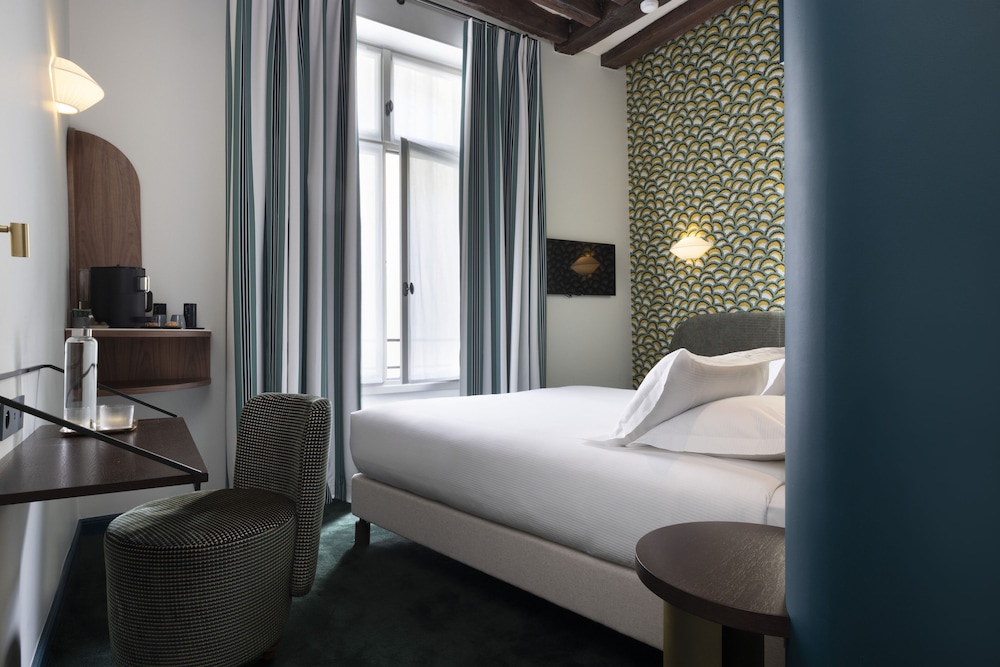 Deluxe Room, Courtyard View