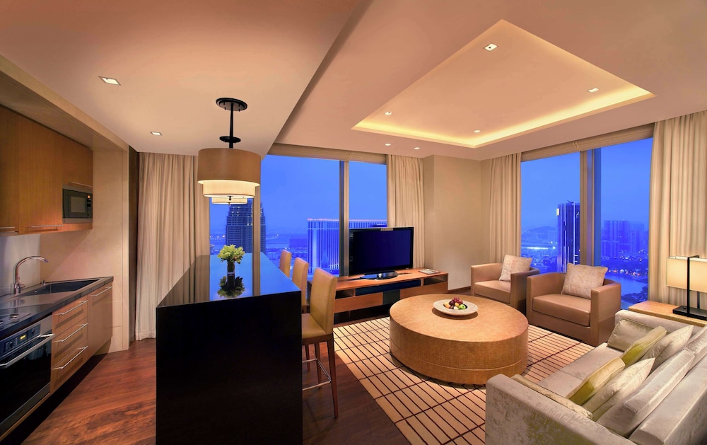 Premier Suite - Photo 3