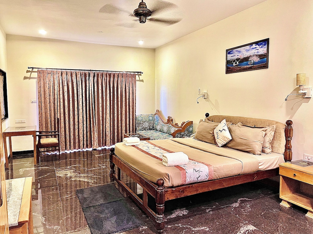 Deluxe Room, Balcony, Sea View - Photo 1