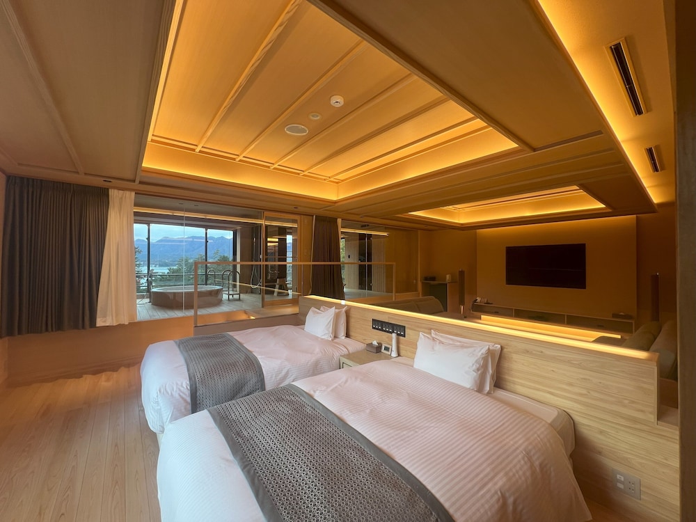 Ocean View Royal Suite Twin Room Senzan (With Open Air Bath & Sauna) 100m2 photo 2