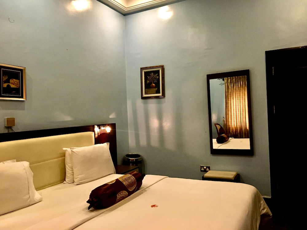 Deluxe Room - Photo 7