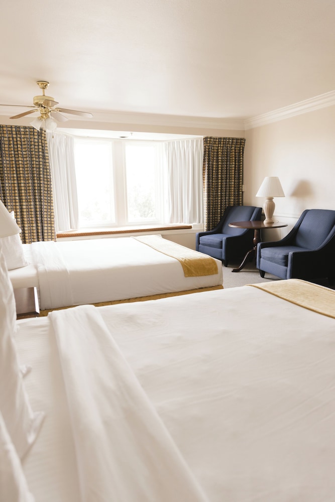 Executive Room, 2 Queen Beds, Tower - Photo 2