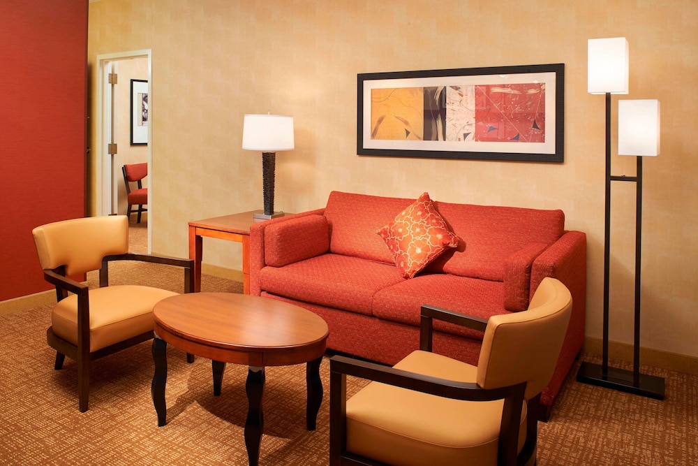 Suite, 1 Bedroom, Courtyard View photo 3