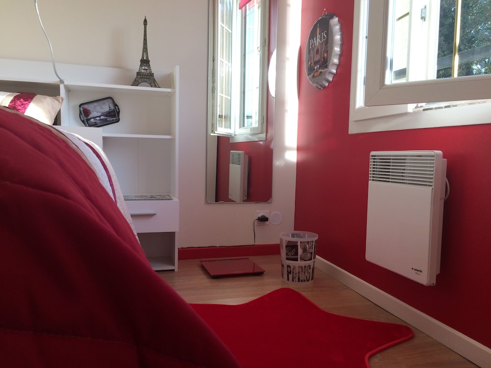 Double Room, Non Smoking, Garden View (Paris) photo 2