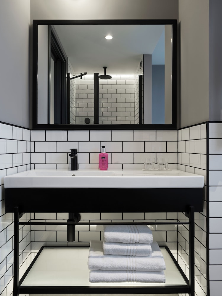 Suite, 1 Bedroom, City View (City View) - Photo 4