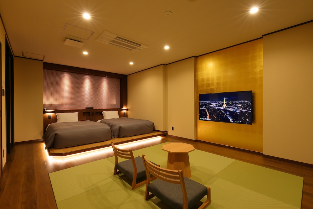 Exclusive Residence with Silver hot springs, Non smoking photo 3