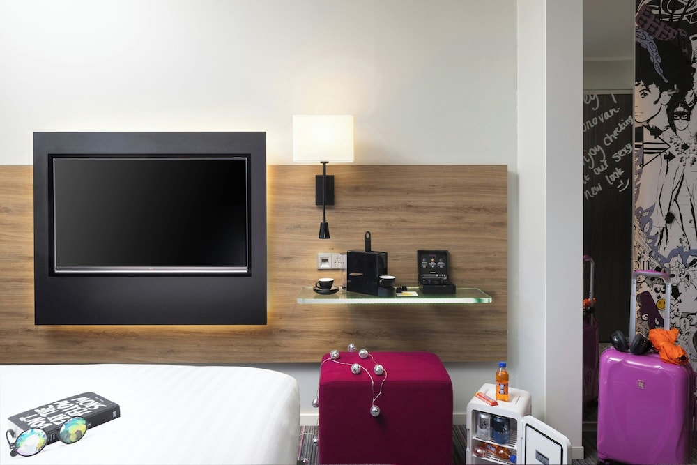 Room, 1 Queen Bed - Photo 13