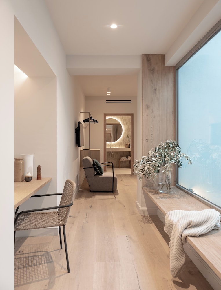 Executive Suite, Courtyard View photo 2