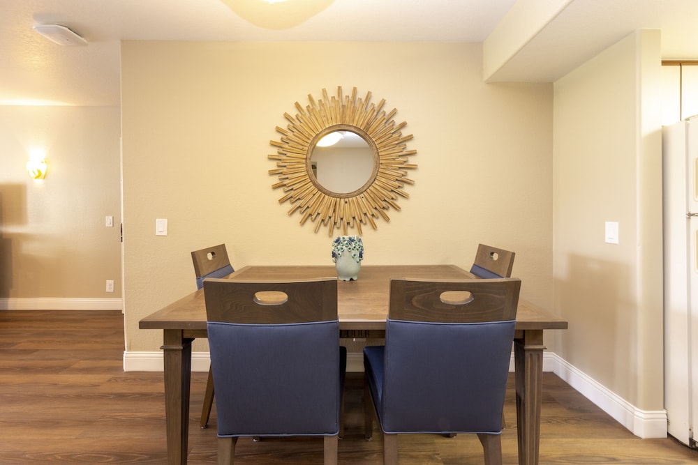 Suite, 2 Bedrooms photo 2