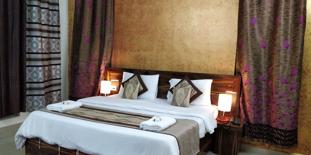 Deluxe Double Room photo 2