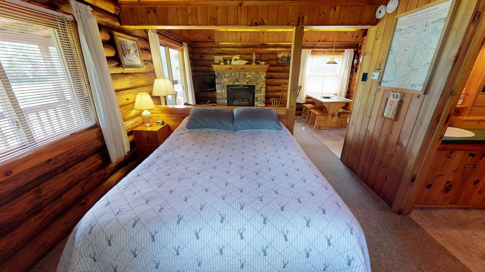 Classic Cabin, 1 Double Bed with Sofa bed, Fireplace, River View photo 1