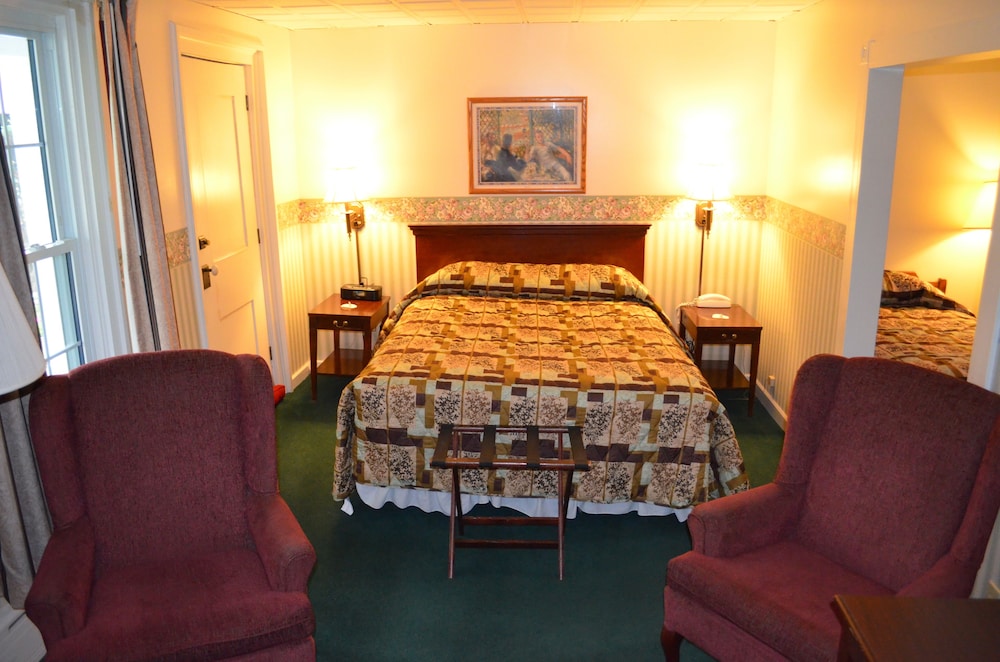 Suite 116 photo 2
