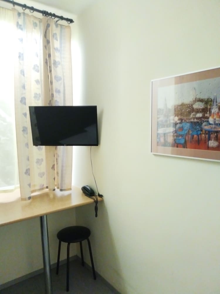 Basic Single Room photo 3