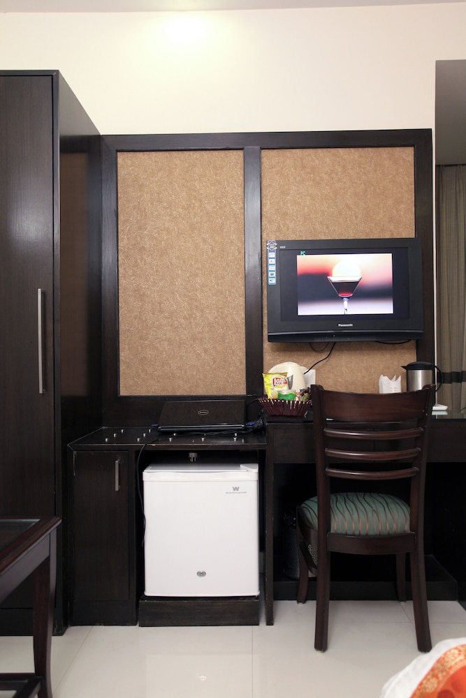 Deluxe Room - Photo 13