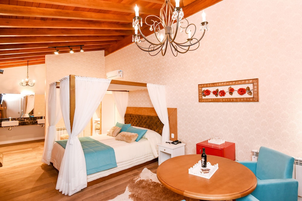 Premium Chalet, Jetted Tub