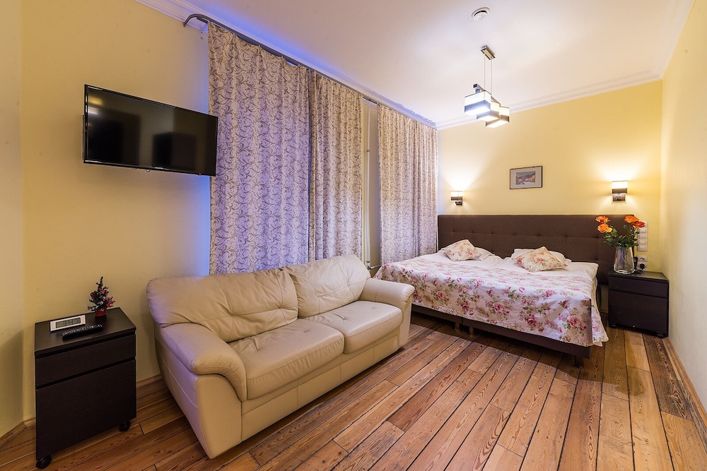 Studio Suite, Jetted Tub (Bay Window) photo 1