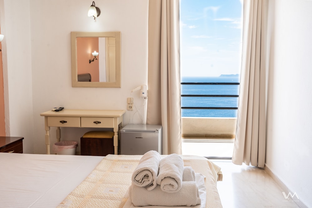 Standard Double or Twin Room photo 2