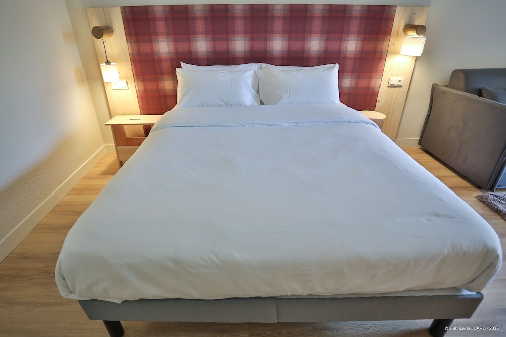 Superior Room, 1 Queen Bed with Sofa bed photo 1