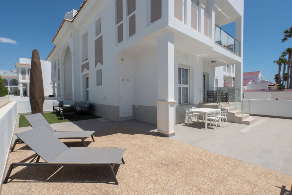 Superior Apartment, Courtyard Area photo 3