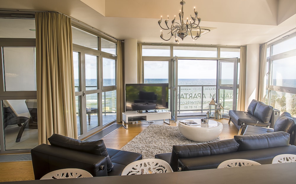 Luxury Apartment, Sea View (I)
