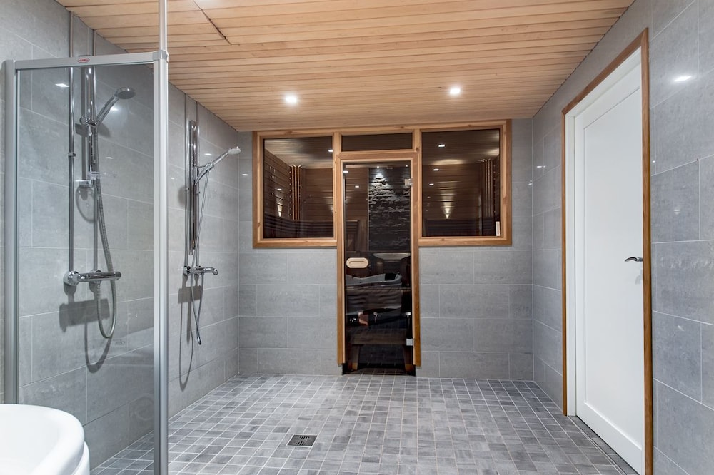 Superior Villa, 5 Bedrooms, Sauna, Lake View (Villa Lohi) photo 2