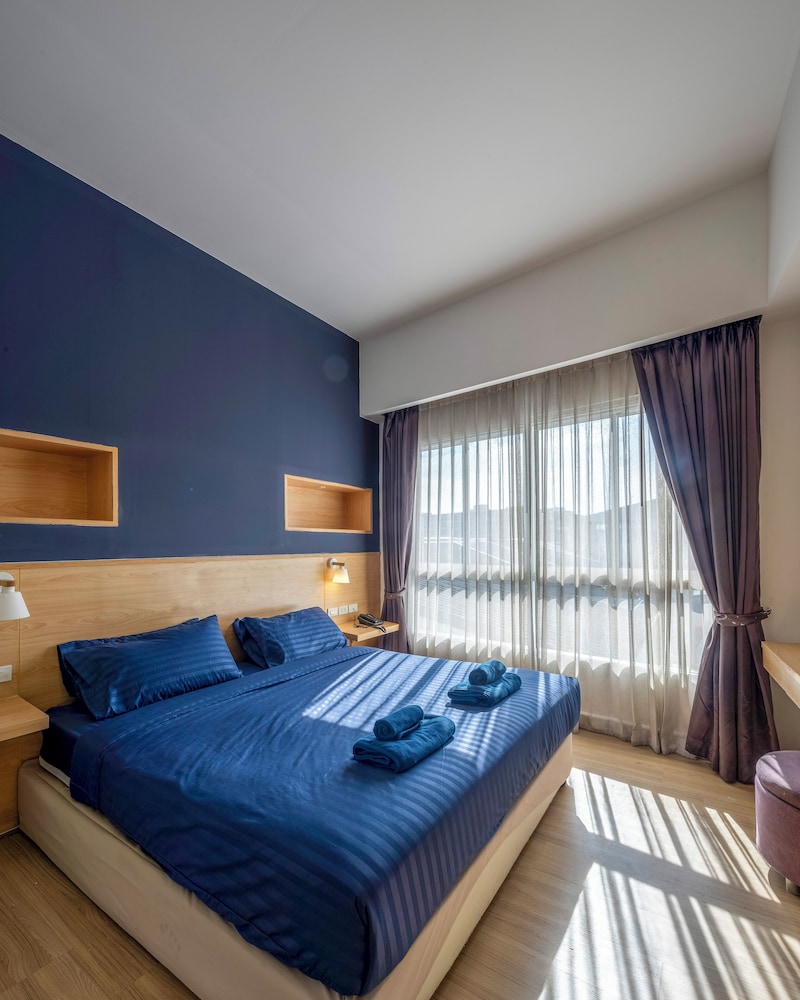 Economy Double Room, Non Smoking, Private Bathroom photo 2