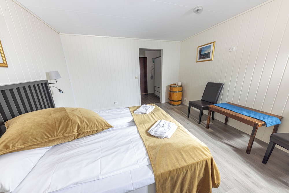 Basic Double or Twin Room, Garden View photo 3