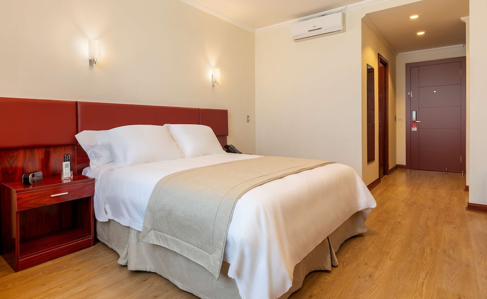 Superior Room, 1 Queen Bed, Non Smoking, Bathtub