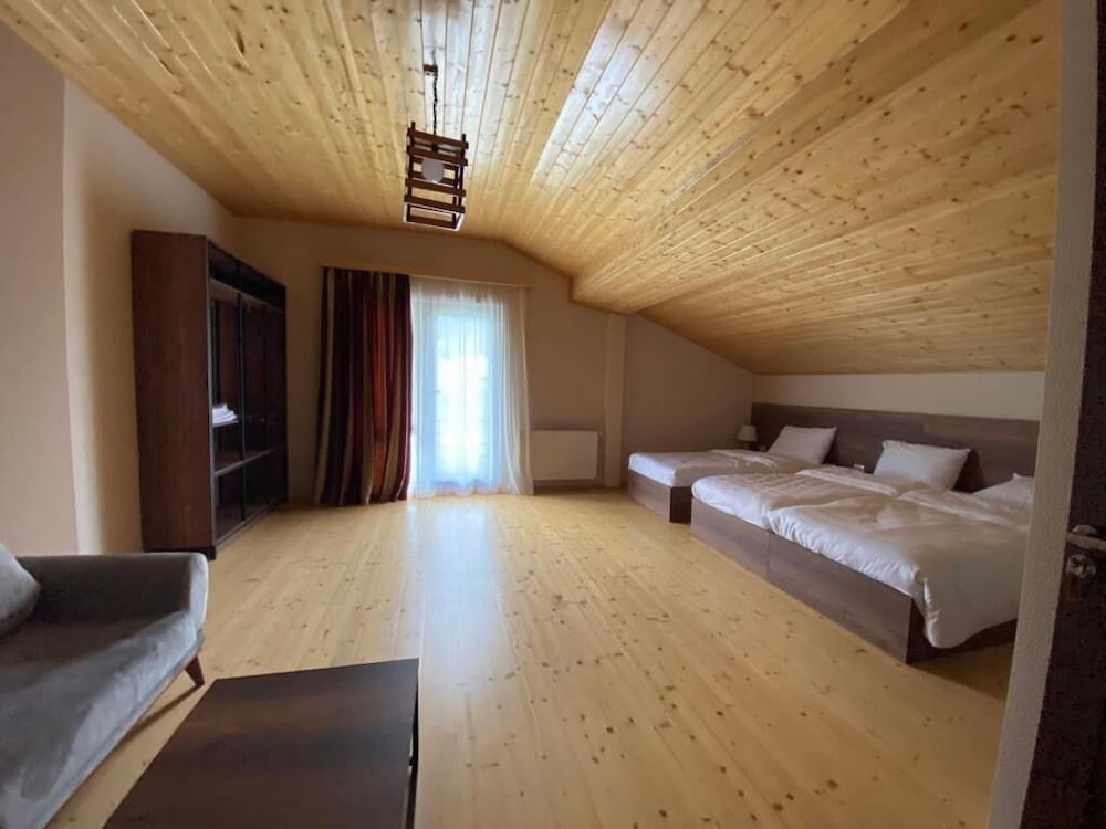 Comfort Triple Room, Mountain View photo 1