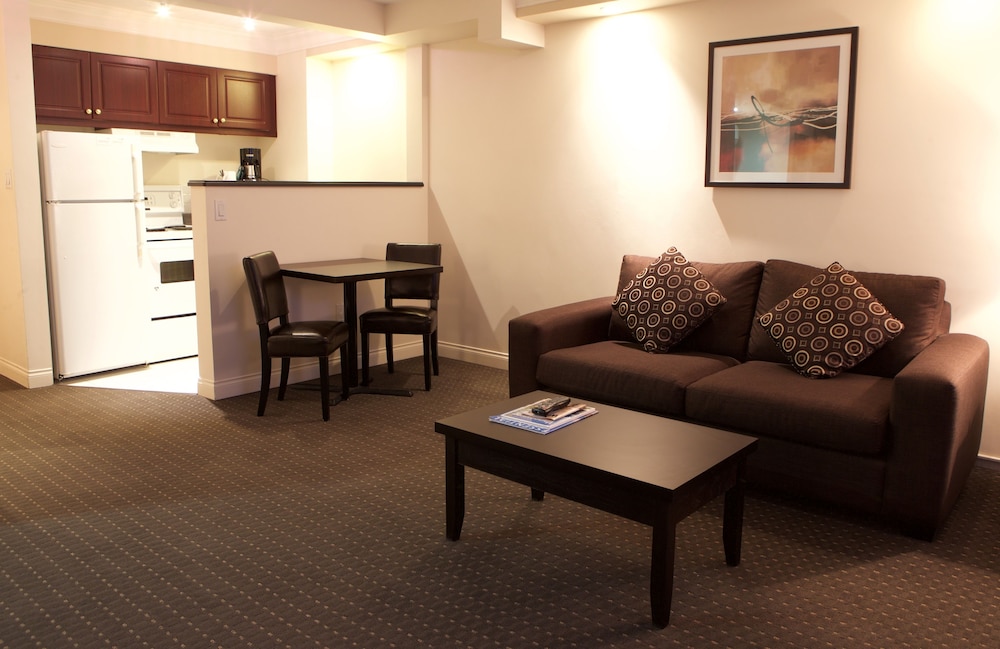 Standard Studio Suite, 2 Double Beds - Photo 6