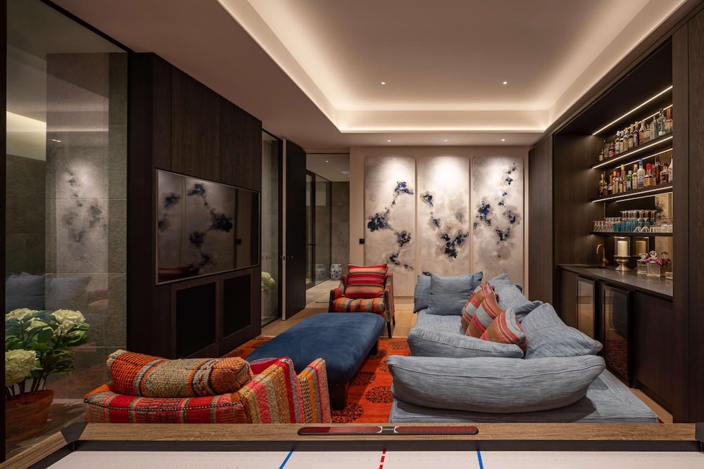 Stunning 5 bed Fulham Home w Indoor Pool Sauna and Private Garden, Photo 68
