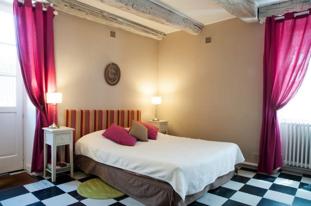 Standard Suite (Louis & Angely)