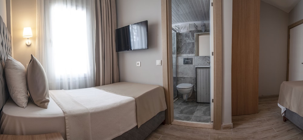 Standard Double or Twin Room, Non Smoking, Annex Building - Photo 6