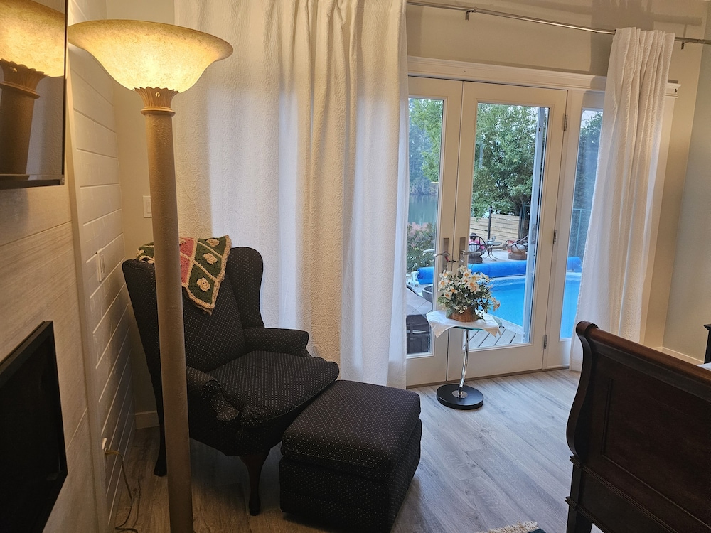 Exclusive House, 4 Bedrooms, Jetted Tub photo 3