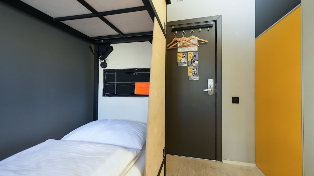 Economy Twin Room photo 1