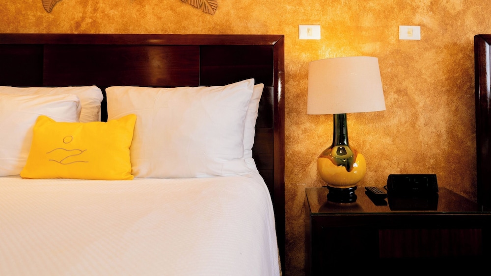 Deluxe Room, 2 Queen Beds photo 2