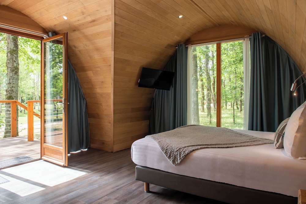 Superior Cabin, 1 Queen Bed, Garden View photo 1
