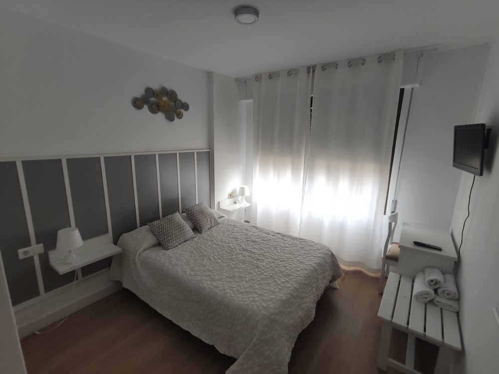 Double Room - Photo 7