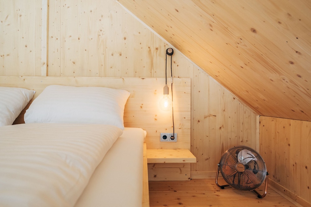 Comfort Chalet, 1 Bedroom, Lake View (incl. City Tax) photo 3
