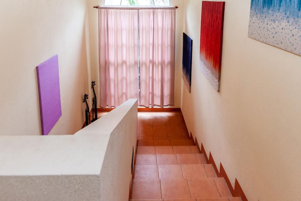 House, 3 Bedrooms photo 2