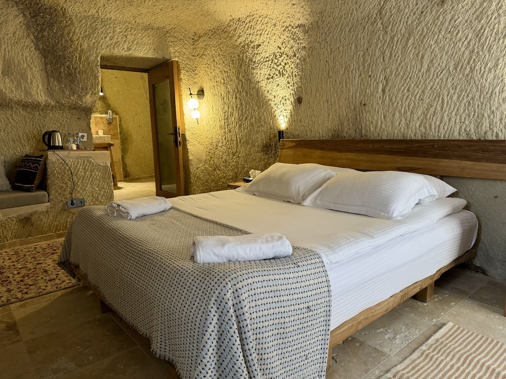 Junior Double Room, 1 Queen Bed - Photo 7