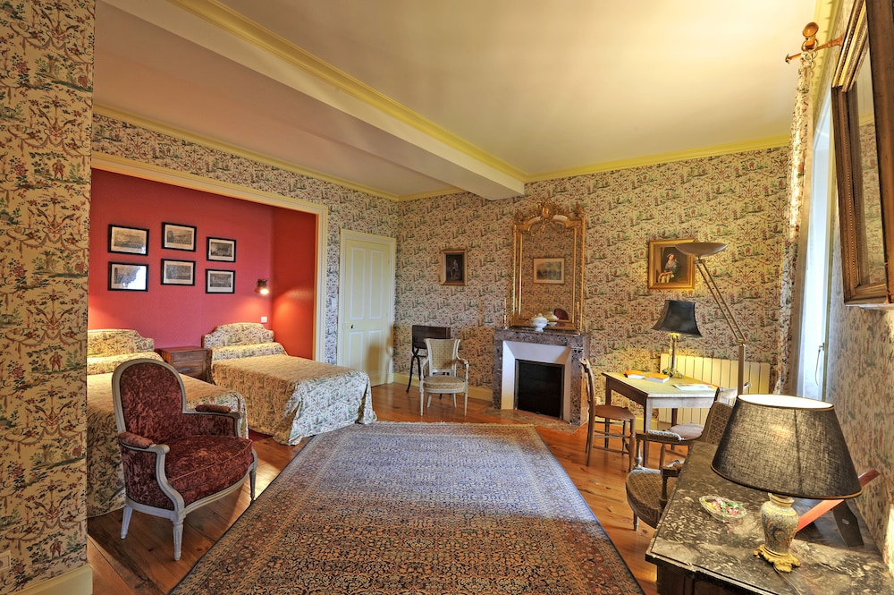 Suite (Suite Adrienne, Marquise de la Faille) photo 1