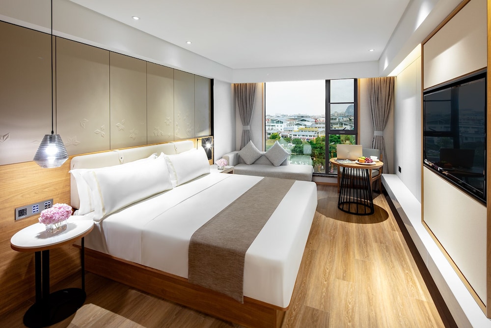 Single Room, Mountain View