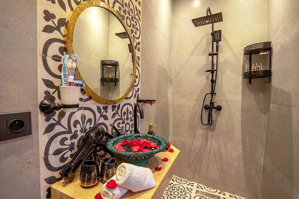 Deluxe Double or Twin Room, Courtyard View photo 3