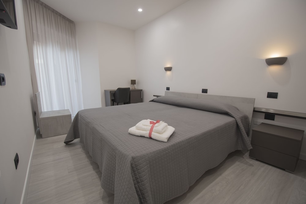 Superior Double Room, 1 Queen Bed, Harbor View