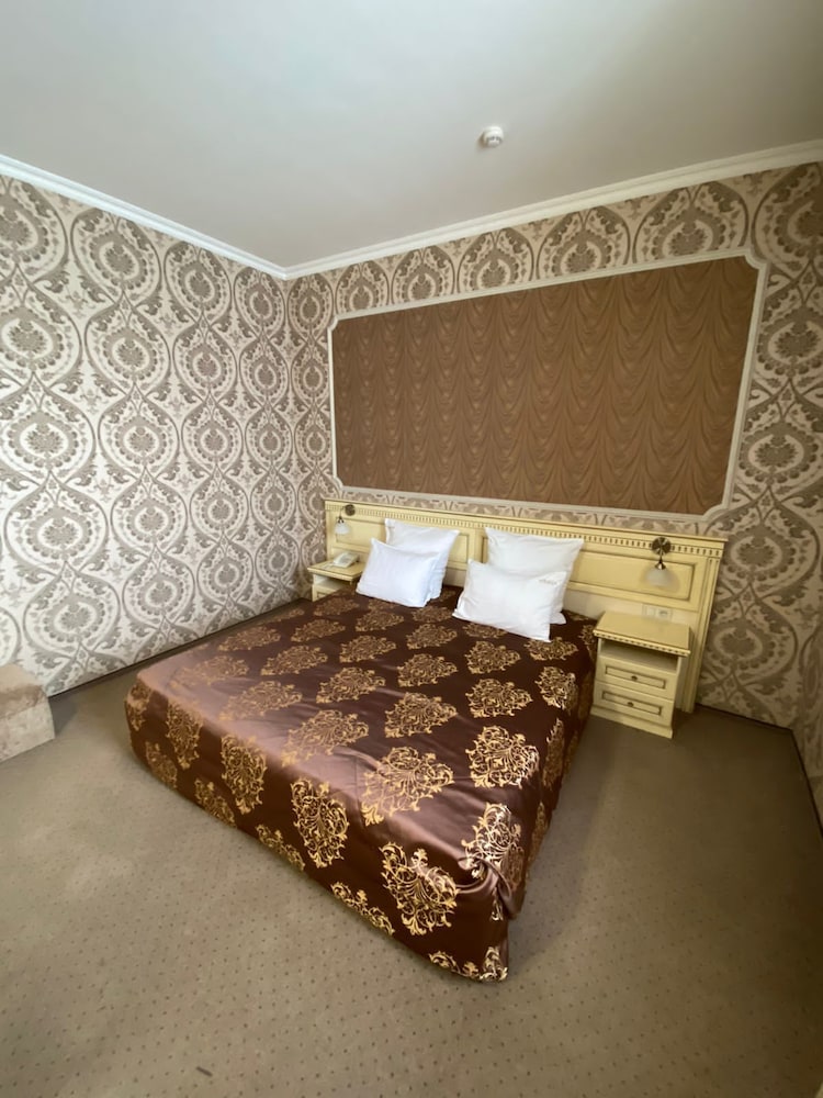 Junior Suite, 1 King Bed photo 2