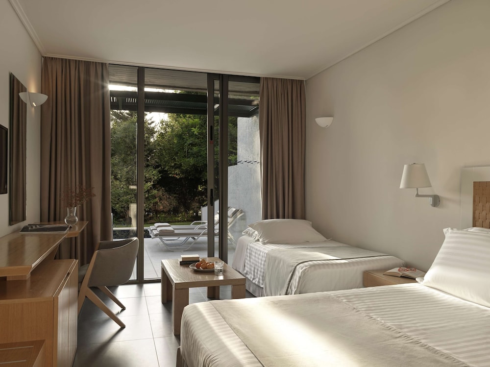 Room, Private Pool, Garden View (Main Building) - Photo 4