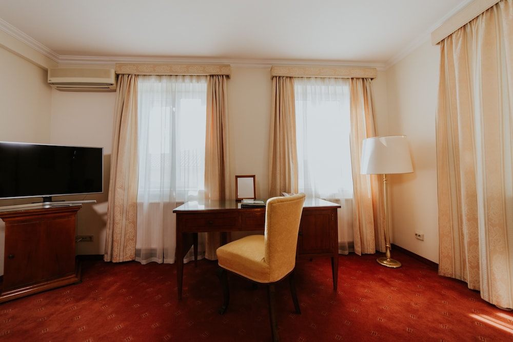 Suite, 1 Double Bed photo 2